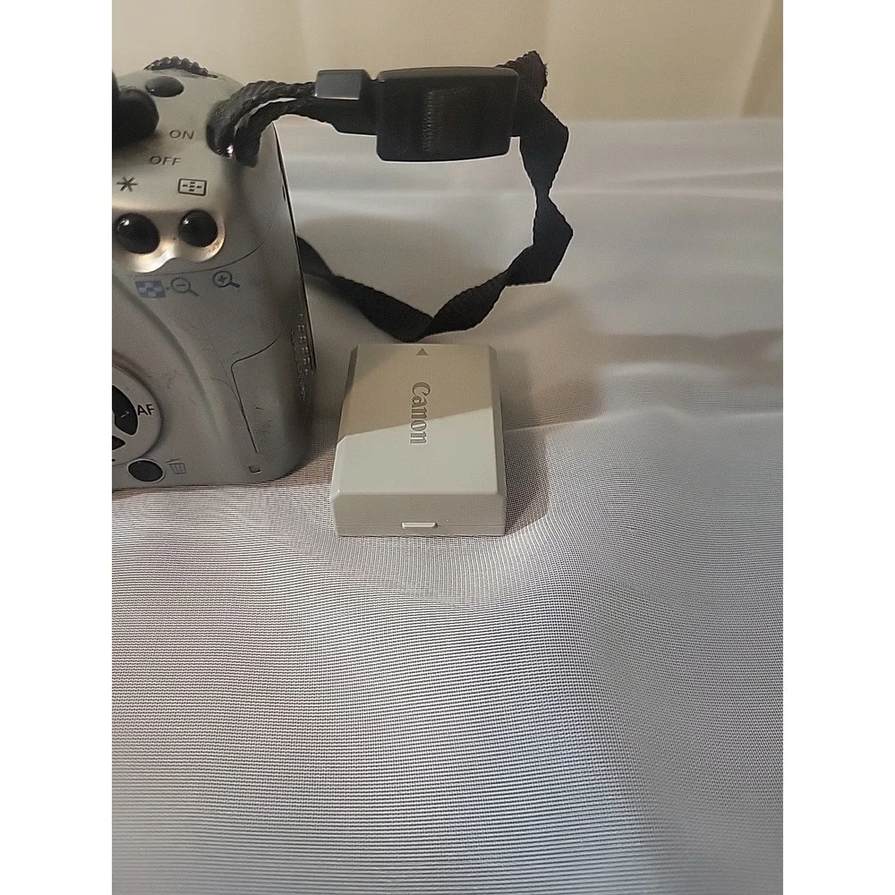 Canon DS6041 Digital Rebel EOS DSLR Camera BODY ONLY - Untested Battery Included